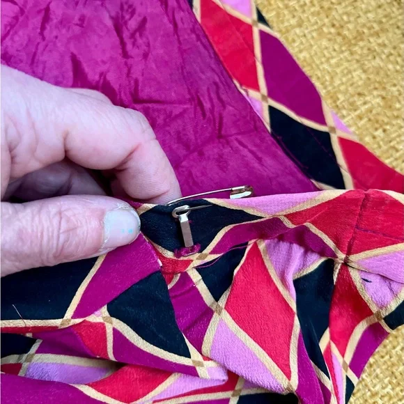 Diane Von Furstenberg Silk Assests vintage silk mini skirt - Picture 7 of 9